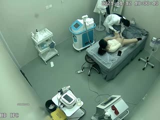 稀有黑客破解摄像头流出 美容整形医院女客户刮B毛 极品气质护理师细致刮私处 激光永久脱毛光滑性感小穴2